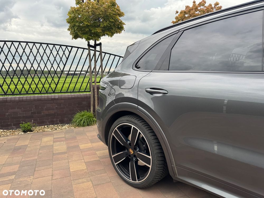 Porsche Cayenne GTS - 5