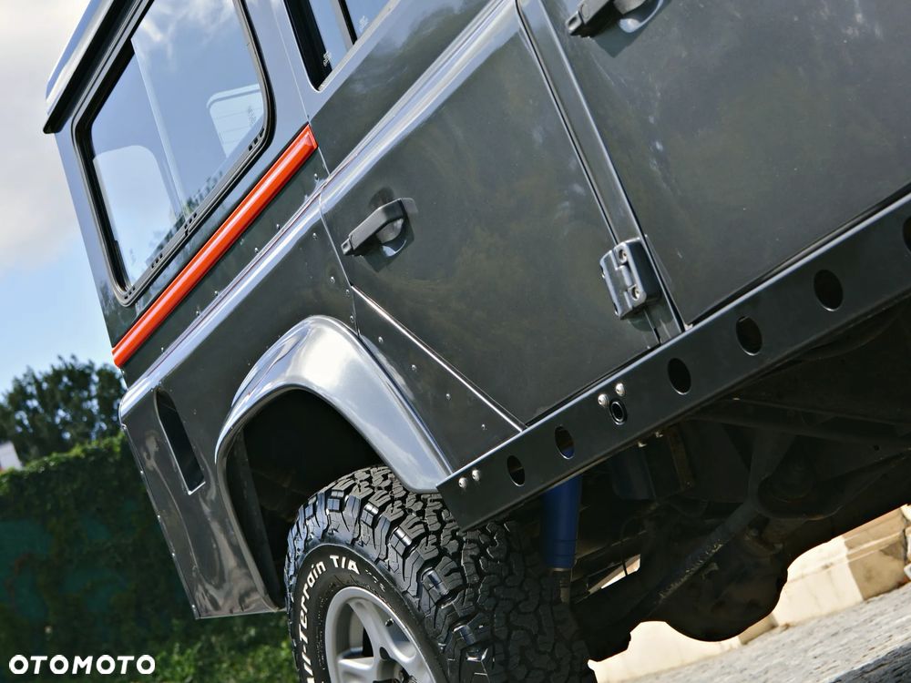 Land Rover Defender 2.5 TDI - 16