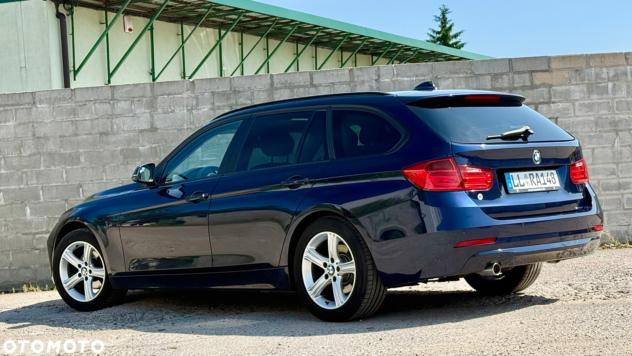 BMW Seria 3 318d DPF Touring Edition Exclusive - 9