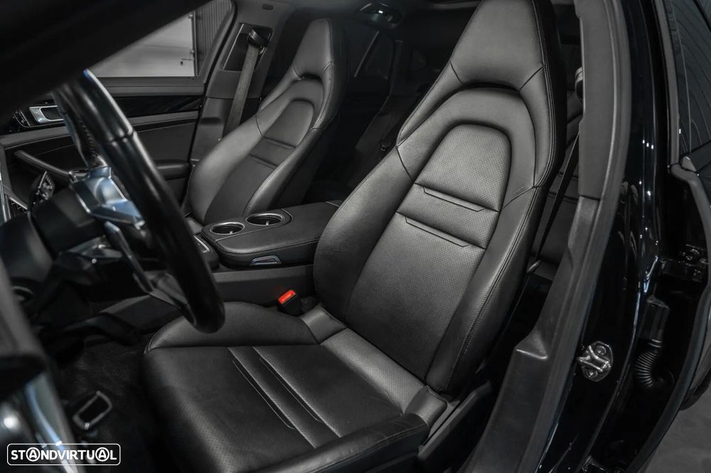 Porsche Panamera - 25