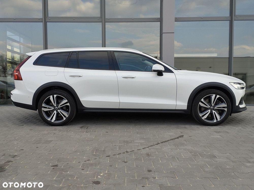 Volvo V60 Cross Country Plus B5 B AWD - 7