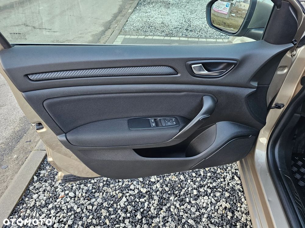 Renault Megane 1.6 SCe Life - 12