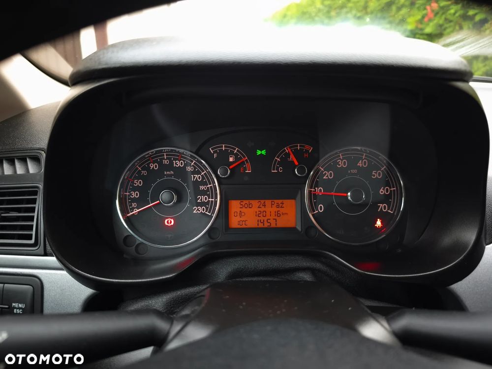 Fiat Grande Punto - 11