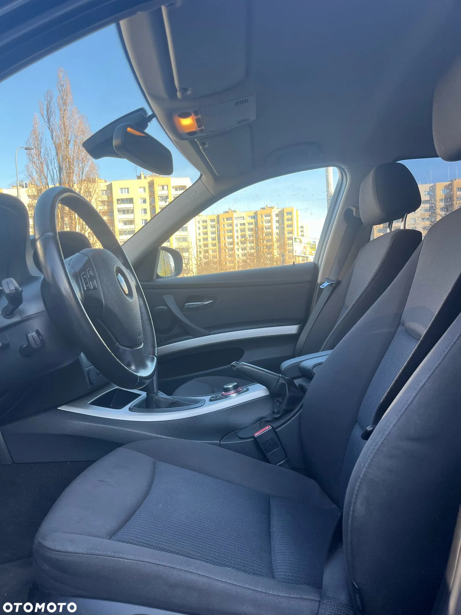 BMW Seria 3 318i Touring - 10
