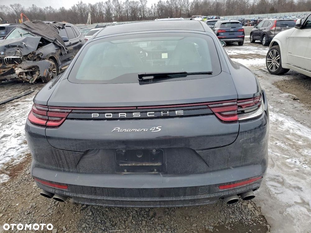 Porsche Panamera - 6