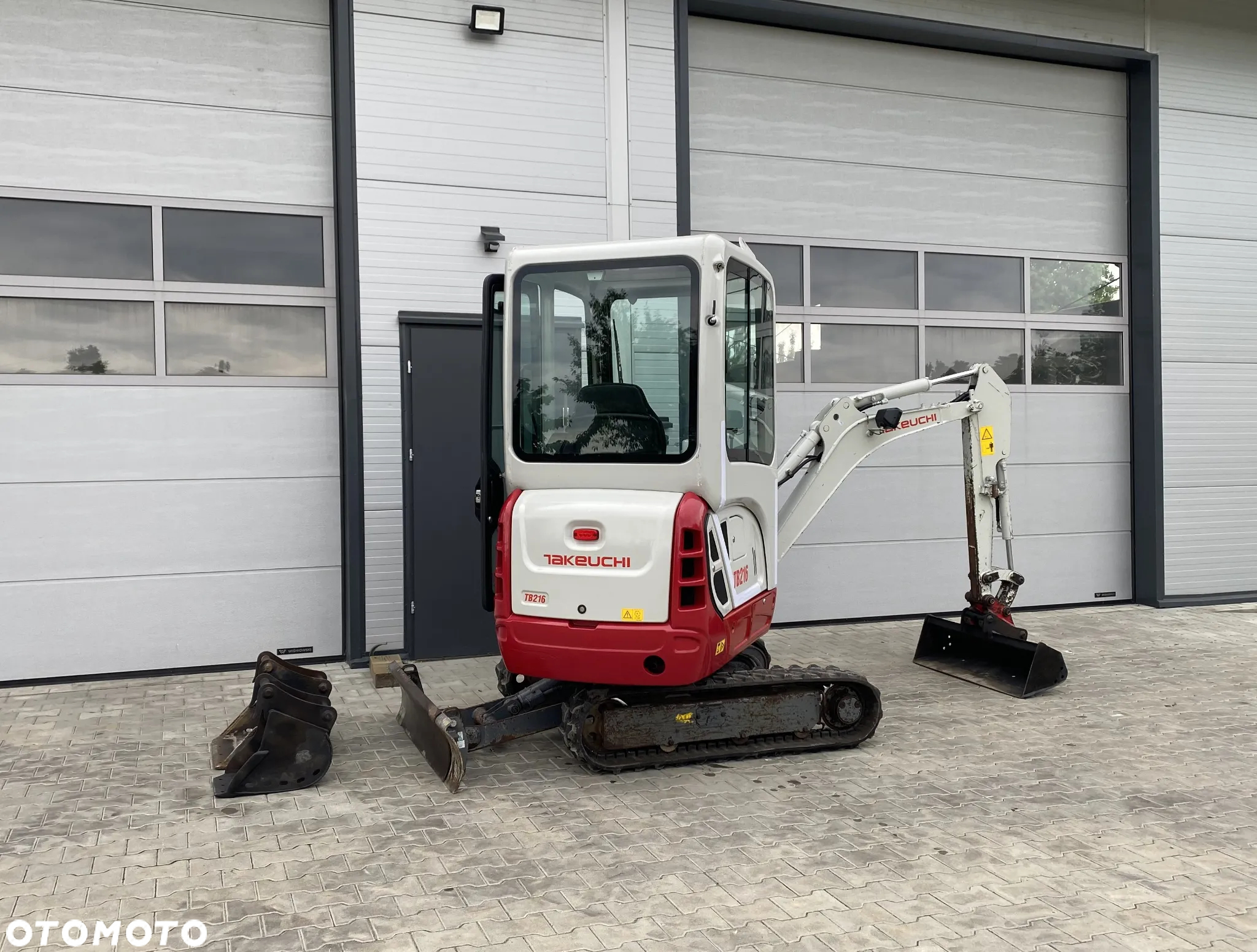Takeuchi TB216 Minikoparka - 11