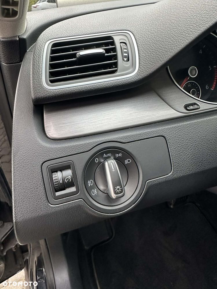 Volkswagen Passat 2.0 TDI 4Motion DSG BlueMotion Tech R-Line - 14