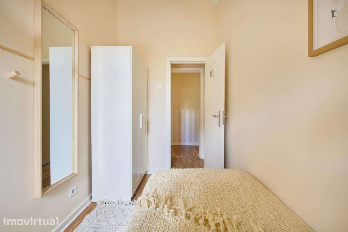 Quarto - localizado em Alameda Lisbon - Grande imagem: 4/46