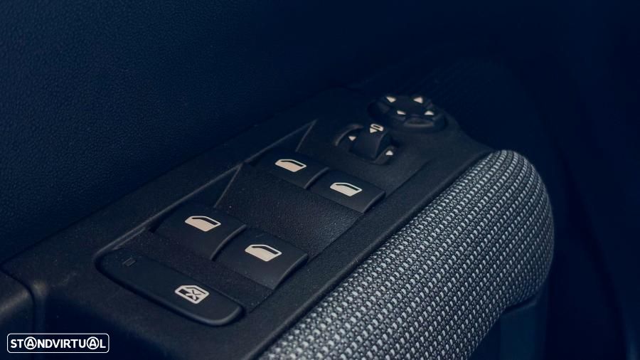 Citroën C3 1.2 PureTech Shine - 26