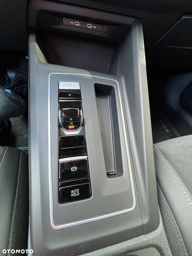 Volkswagen Golf - 24