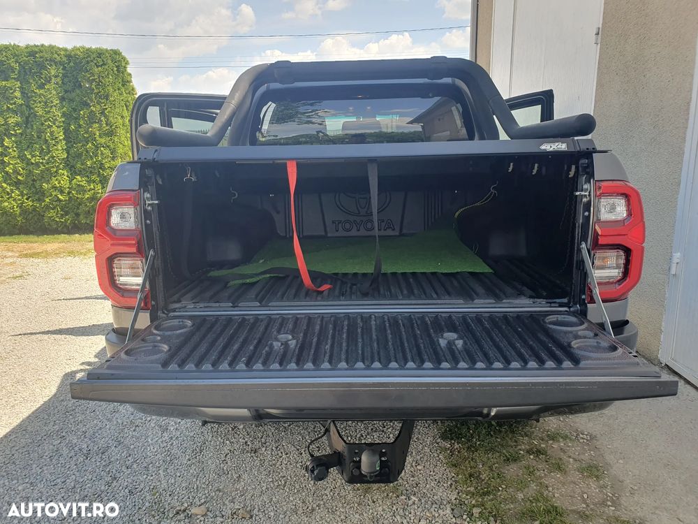 Toyota Hilux - 22