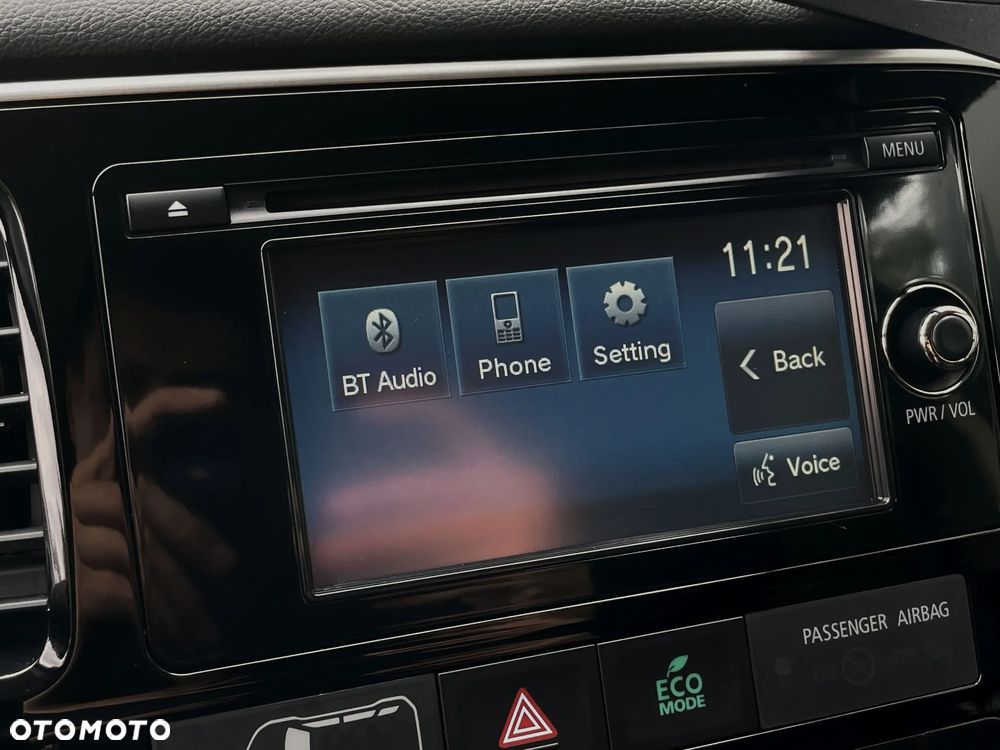 Mitsubishi Outlander 2.0 Instyle SDA 4WD CVT - 29