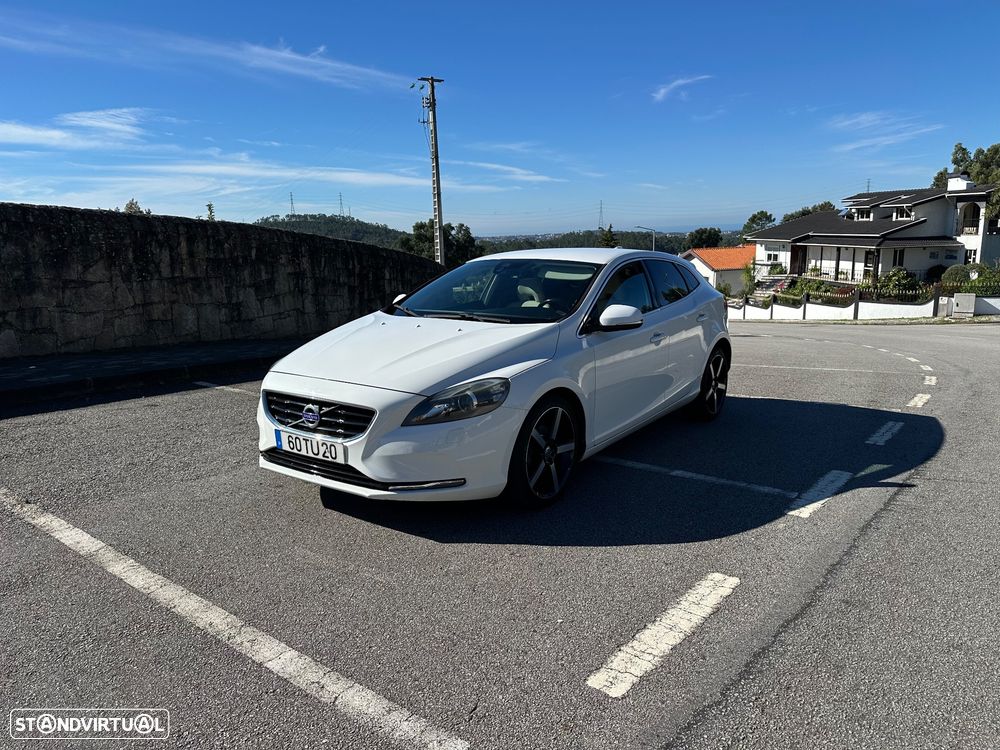 Volvo V40 D2 Momentum - 19