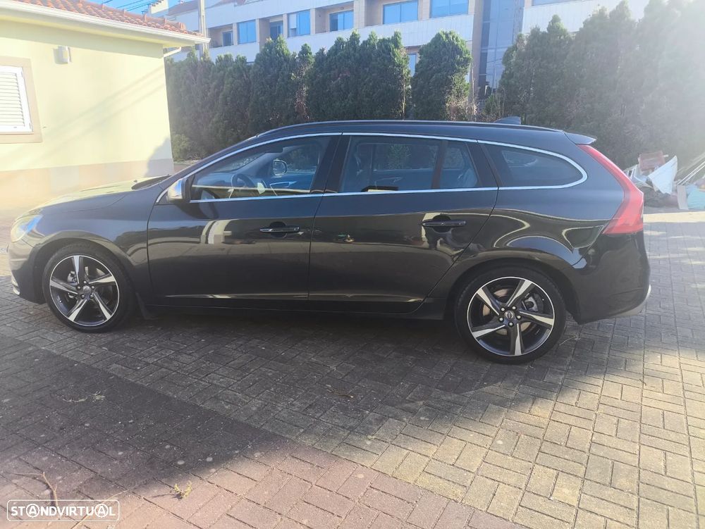 Volvo V60 2.0 D3 R-Design Start/Stop - 1