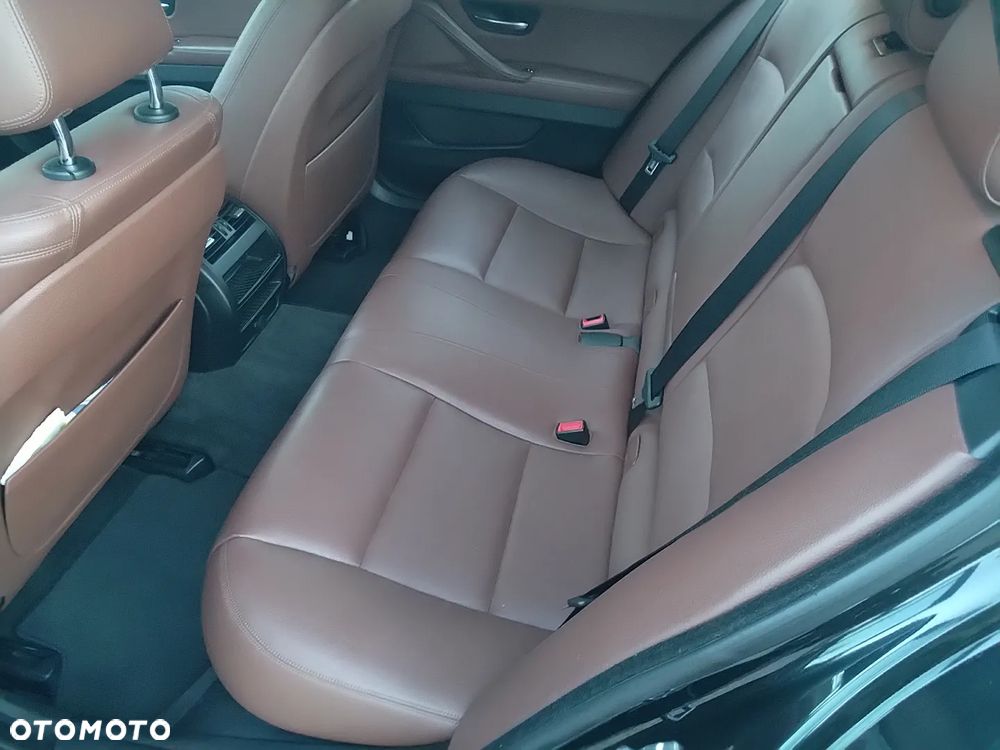BMW Seria 5 530d xDrive - 12