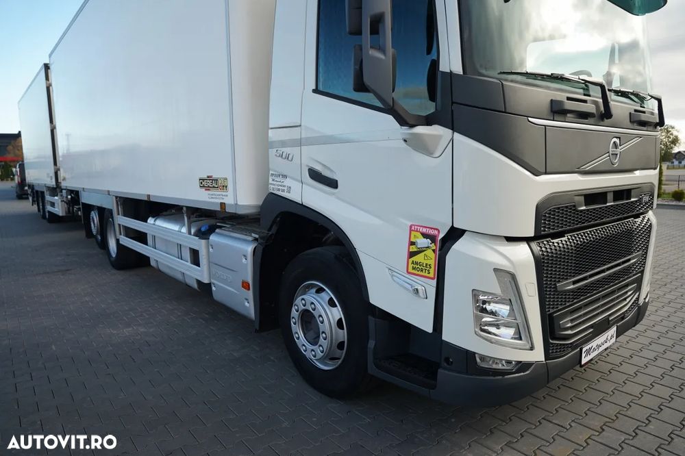 Volvo FM 500 / 6x2 / ANSAMBLU CAMION-REMORCĂ FRIGORIFIC CHERAU (ÎNCĂRCARE PRIN TRECERE) / 8,5 M + 6,8 M / CARRIER SUPRA / MULTITEMPERATURĂ / I-SHIFT / PLATFORMĂ HIDRAULICĂ DHOLLANDIA / AXĂ RIDICABILĂ ȘI VIRATOARE / - 8