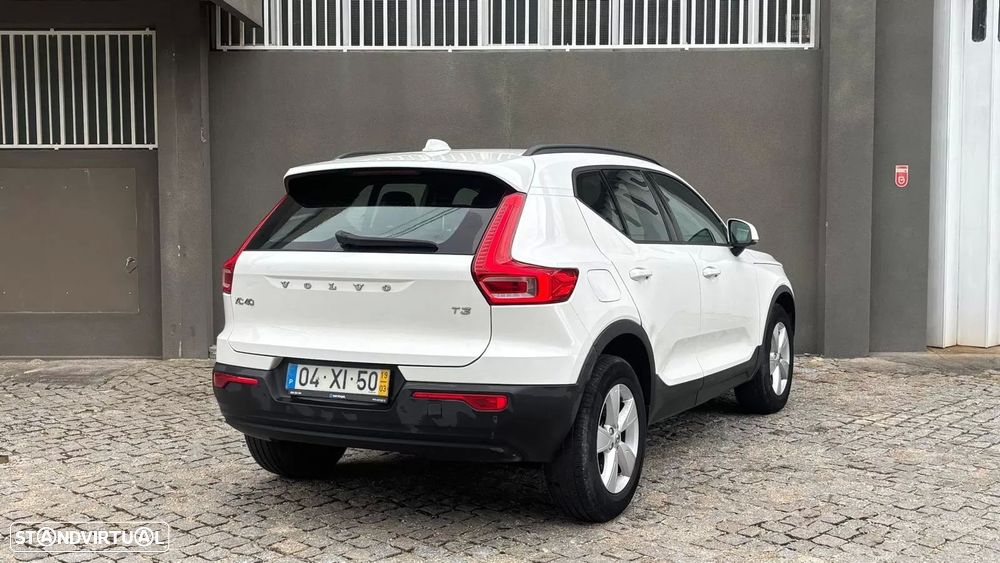 Volvo XC 40 1.5 T3 Tech Edition - 4