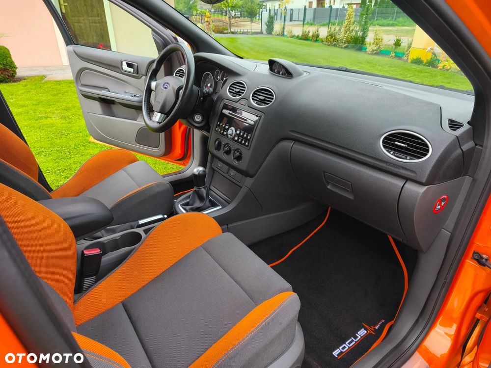 Ford Focus ST - 24