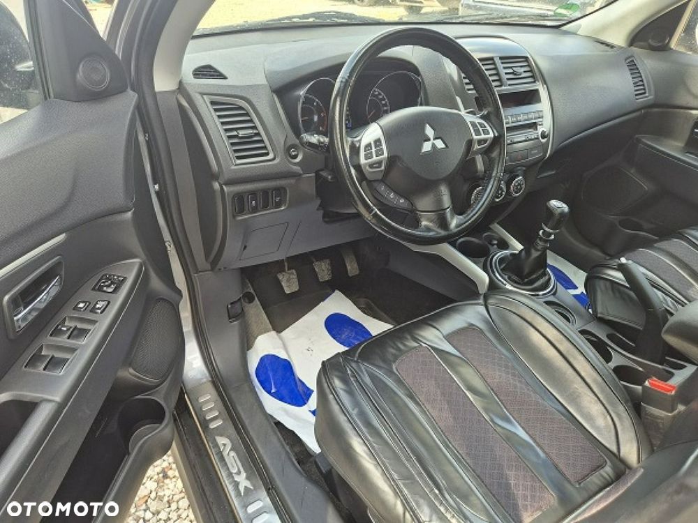 Mitsubishi ASX - 13