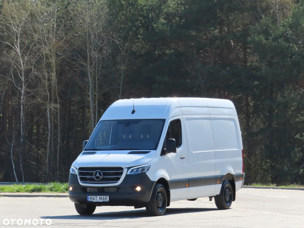 Mercedes-Benz Sprinter 317 CDI 170 KM 9G-Tronic Automat Model 907, L2H2 Furgon Blaszak, Wysoki Dach, 5932 mm Dł, FULL LED, HAK 3500 Kg, Rozstaw Osi 3665 mm, Ładowność 1174 Kg, WZMACNIANY,  Stan Wizualny I Techniczny NOWY Tak Jak Z Taśmy Produkcyjnej Gotowy Dostępny OKAZJA POLECAM - 1