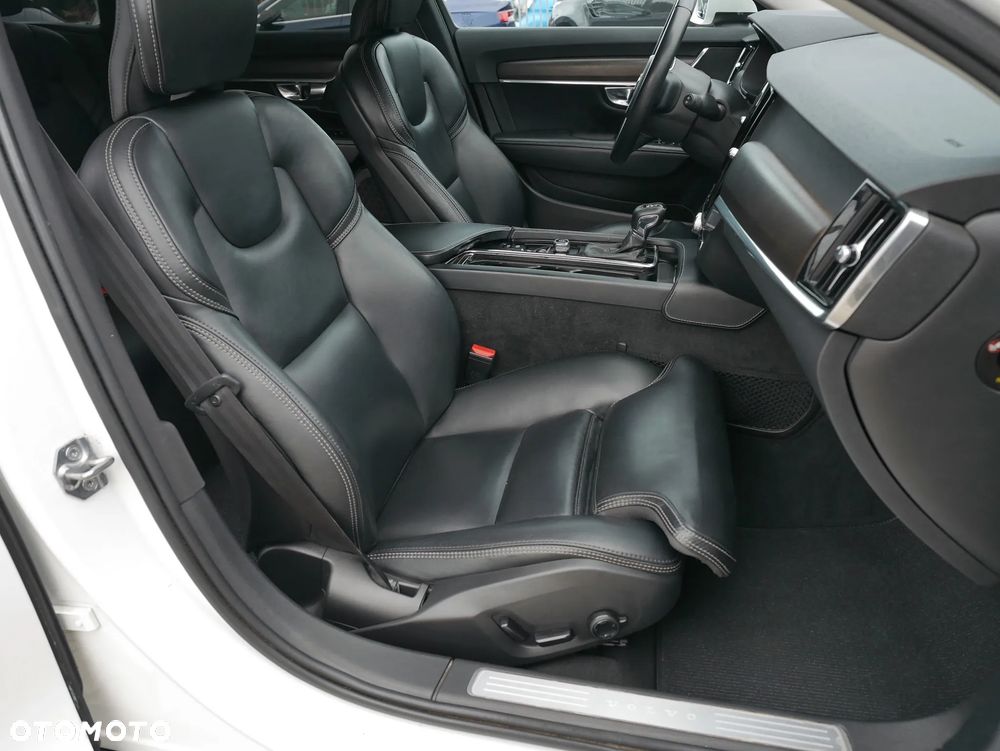 Volvo V90 Cross Country D4 AWD Pro - 22