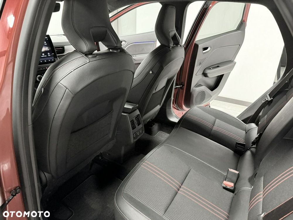 Renault Captur TCe Mild Hybrid 140 GPF TECHNO FAST TRACK - 35