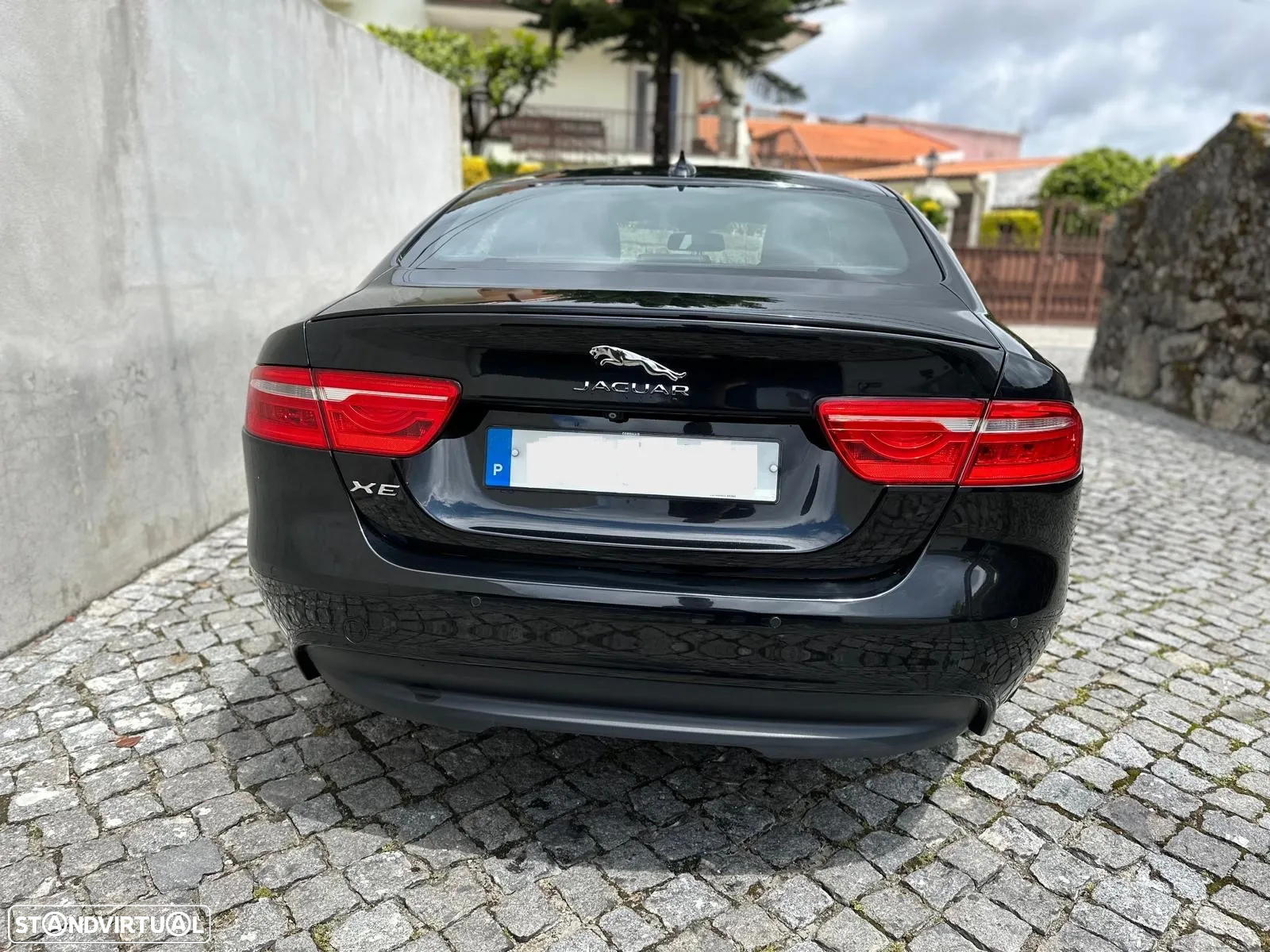 Jaguar XE 2.0 D R-Sport - 6