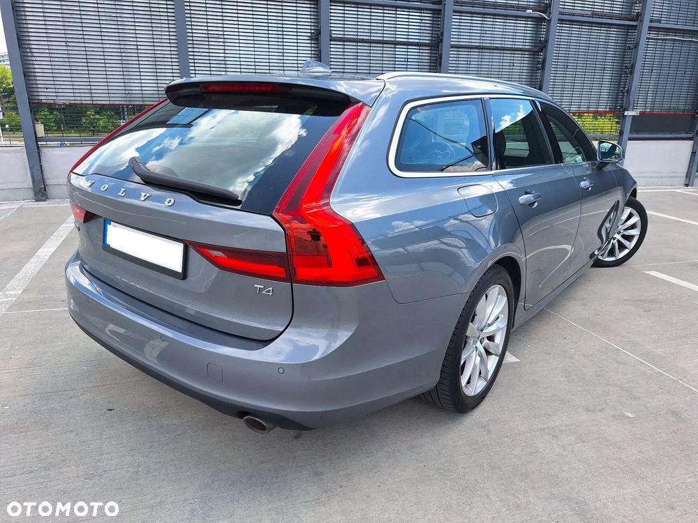 Volvo V90 T4 Momentum Pro - 11