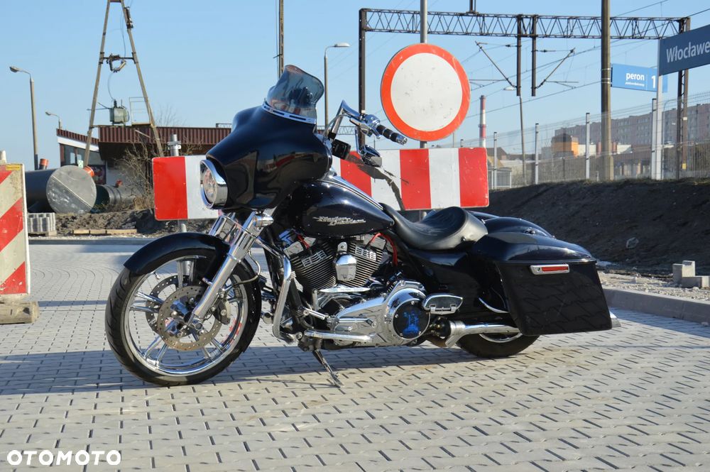 Harley-Davidson Touring Street Glide - 8