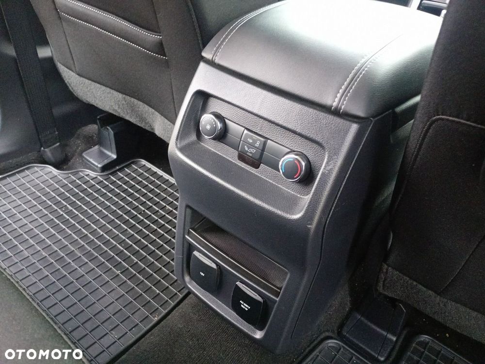 Ford Galaxy - 24