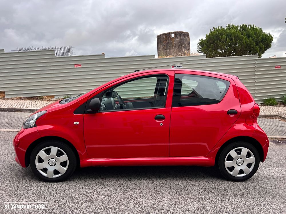 Toyota Aygo 1.0 + - 11
