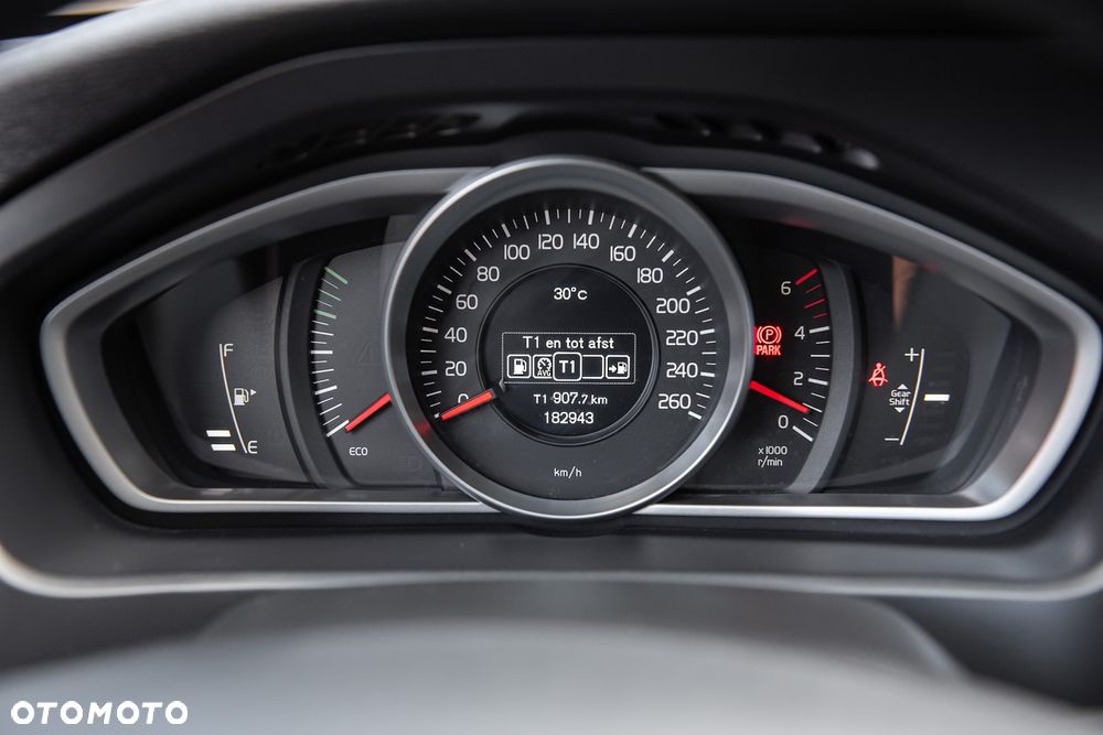 Volvo V40 D2 Drive-E Summum - 19