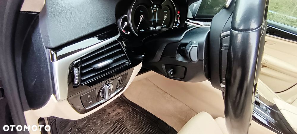 BMW Seria 5 520d Luxury Line sport - 16