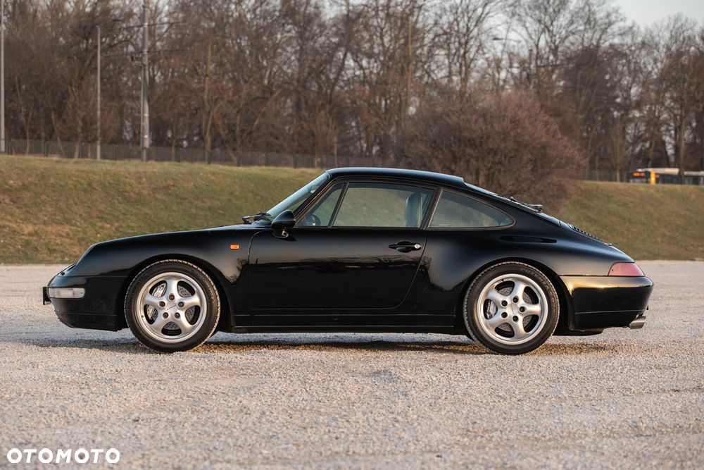 Porsche 911 Carrera 4 - 3