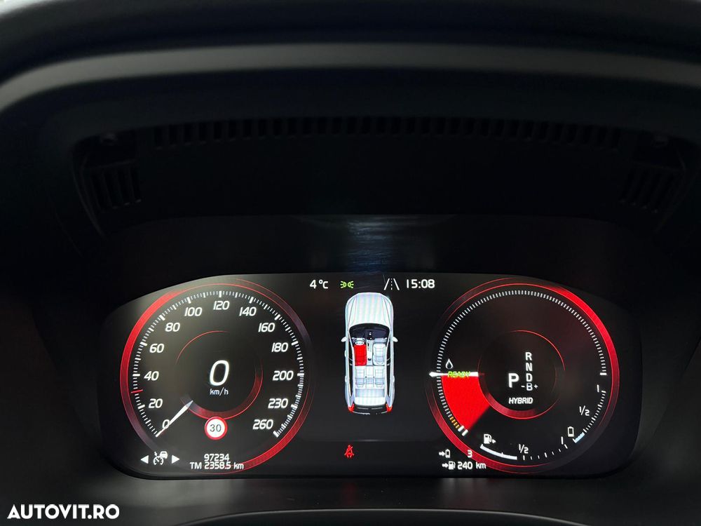 Volvo XC 60 Recharge T8 Twin Engine eAWD R-Design - 20