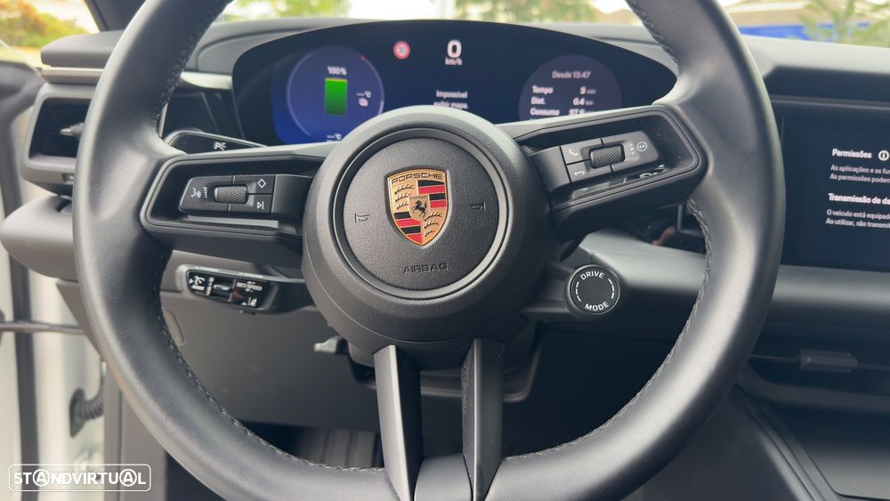 Porsche Macan Electric 4 - 12