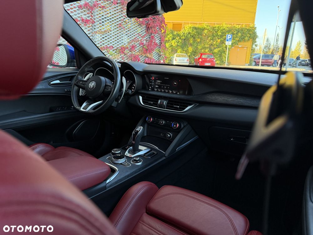 Alfa Romeo Stelvio - 18