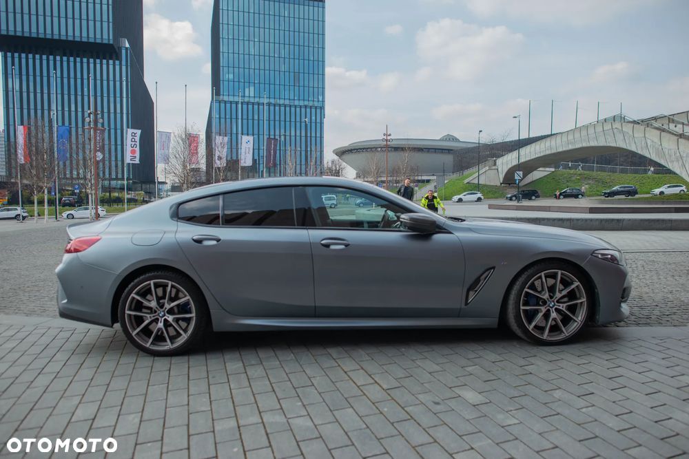 BMW Seria 8 - 26