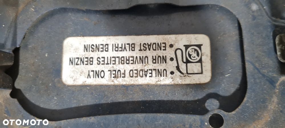 Suzuki Jimny Klapka Wlewu Paliwa - 4