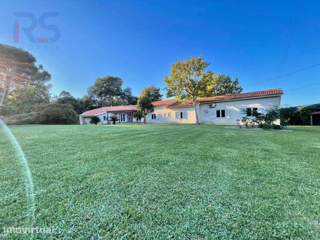 Moradia T5 Térrea com Piscina, Campo de Ténis e Terreno de 7.500m2 ... - Grande imagem: 2/46