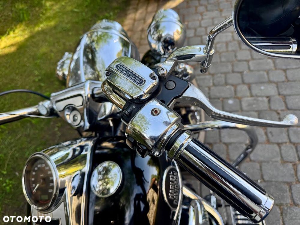 Harley-Davidson Touring Road King - 12