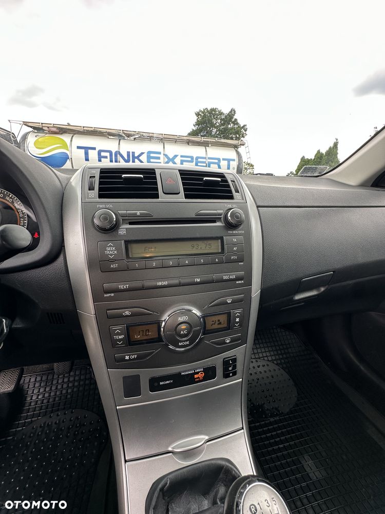 Toyota Corolla 1.6 Premium - 10