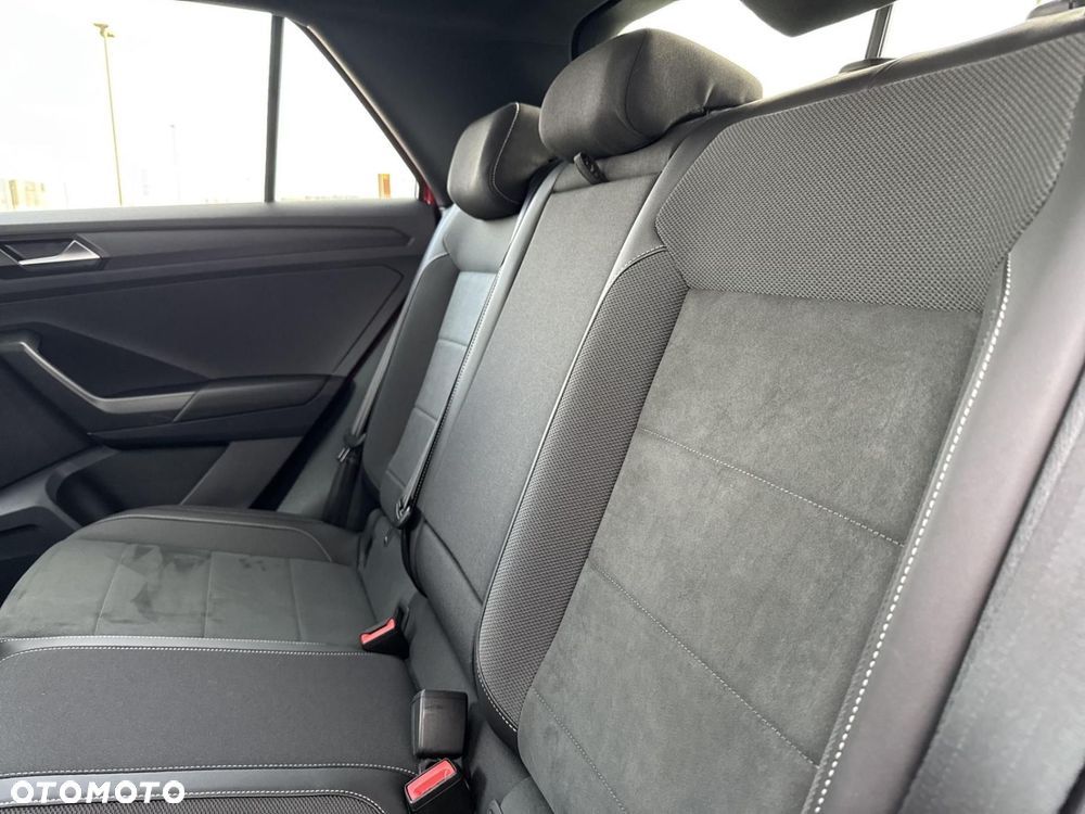 Volkswagen T-Roc - 16