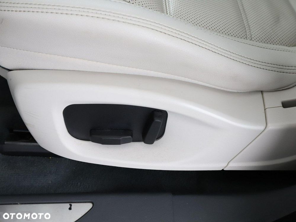 Jaguar F-Pace 2.0 i4D AWD Pure - 38