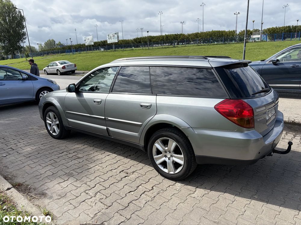 Subaru Outback 3.0 H6 - 8