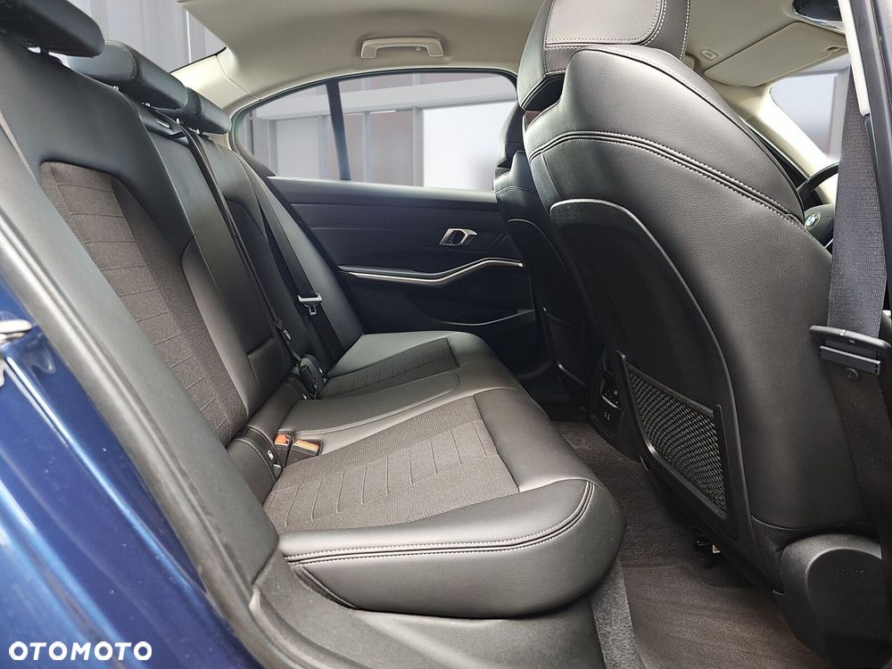 BMW Seria 3 320i Advantage - 14