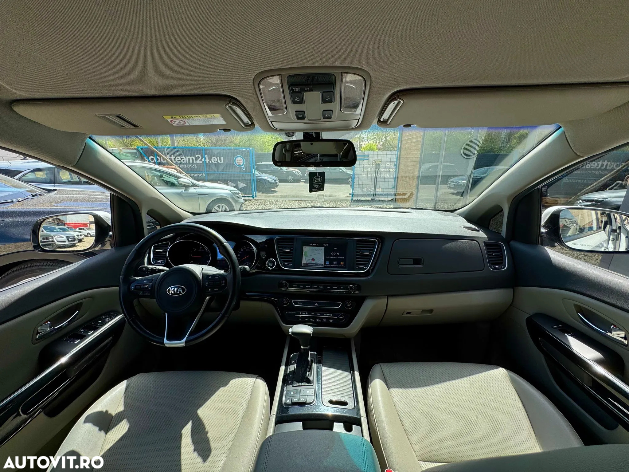 Kia Carnival - 5