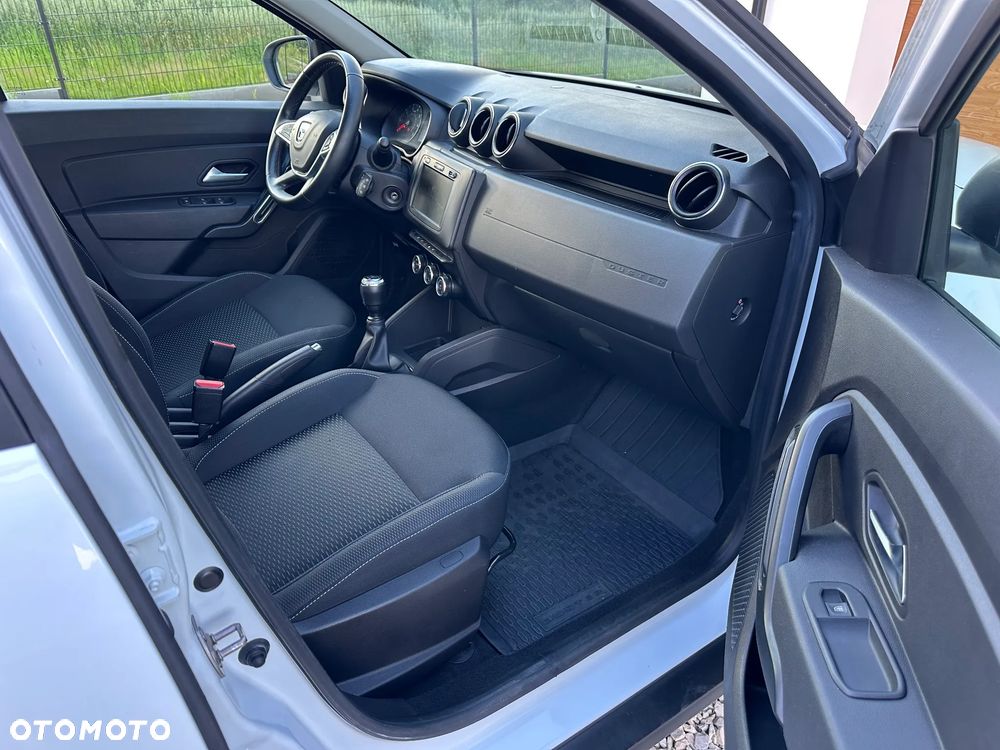Dacia Duster 1.6 SCe Laureate S&S - 17
