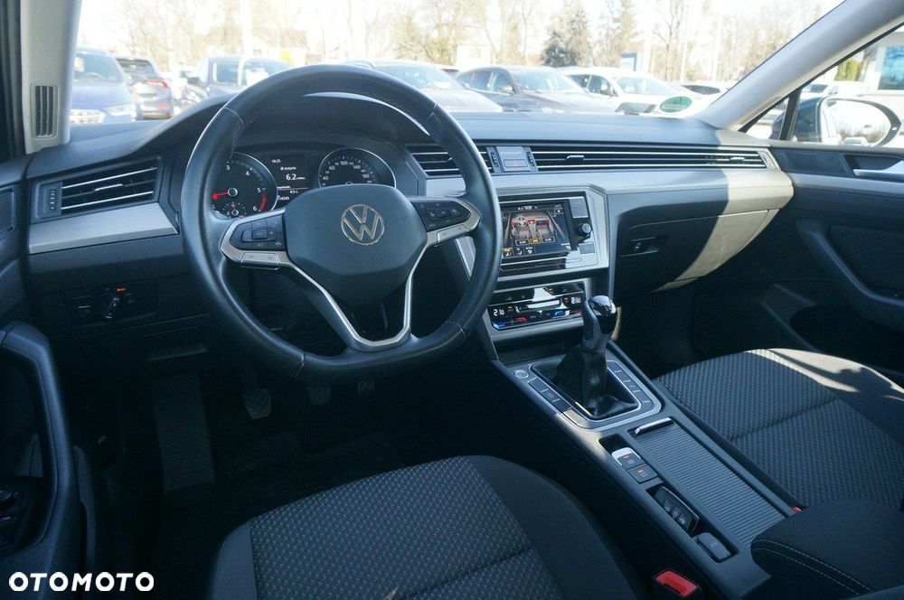 Volkswagen Passat Variant 2.0 TDI EVO Essence - 17