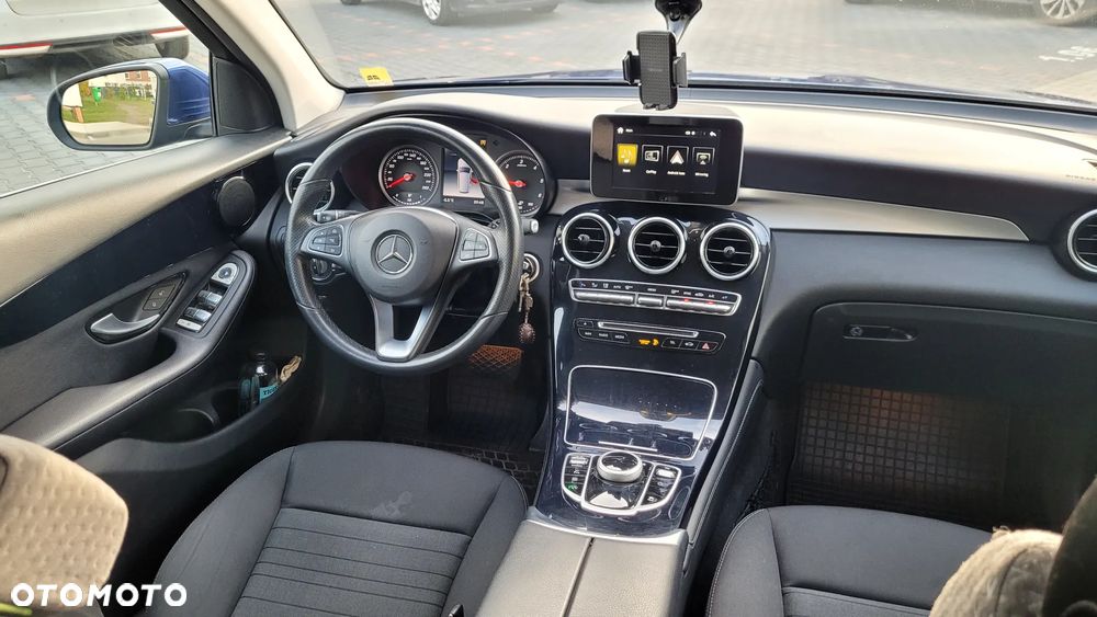 Mercedes-Benz GLC - 12